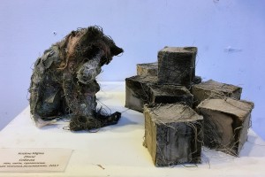 Kristine Kligina - Собачка, 2017 (Рига, лен, нити, проволока, авторская техника, вышивание)