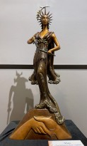 Роман Тыртов (Эрте) — Мир. 'Американская серия', 1984 (бронза, патинирование, ропись эмалевыми красками, золочение, 61-500).