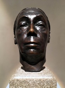 Кете Кольвиц — Автопортрет, бронза, 1932